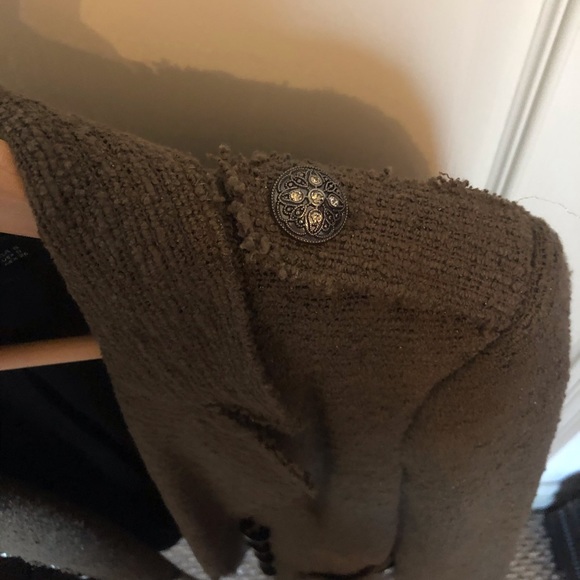 Blazer - Picture 4 of 4